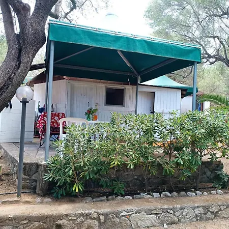 אתר קמפינג Amanti Del Mare פאלינורו